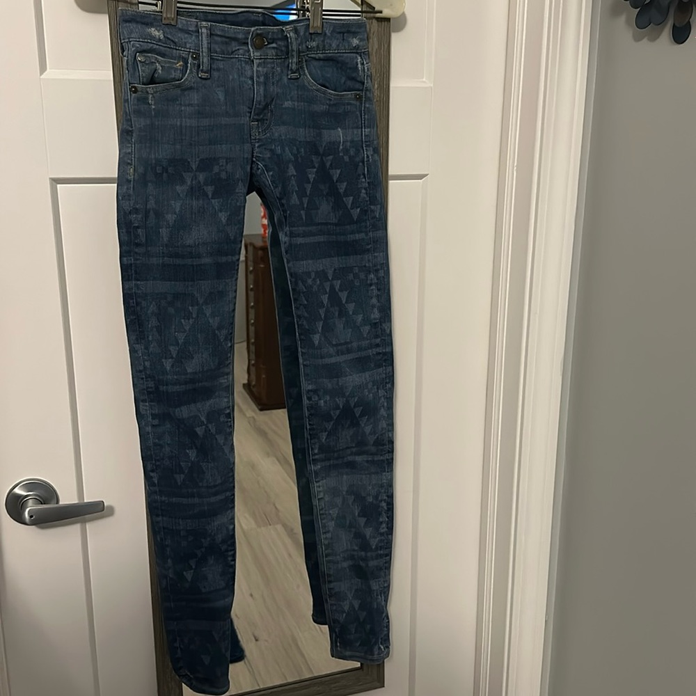 Ralph Lauren skinny Aztec type of design jeans size 24x32 (0)!
